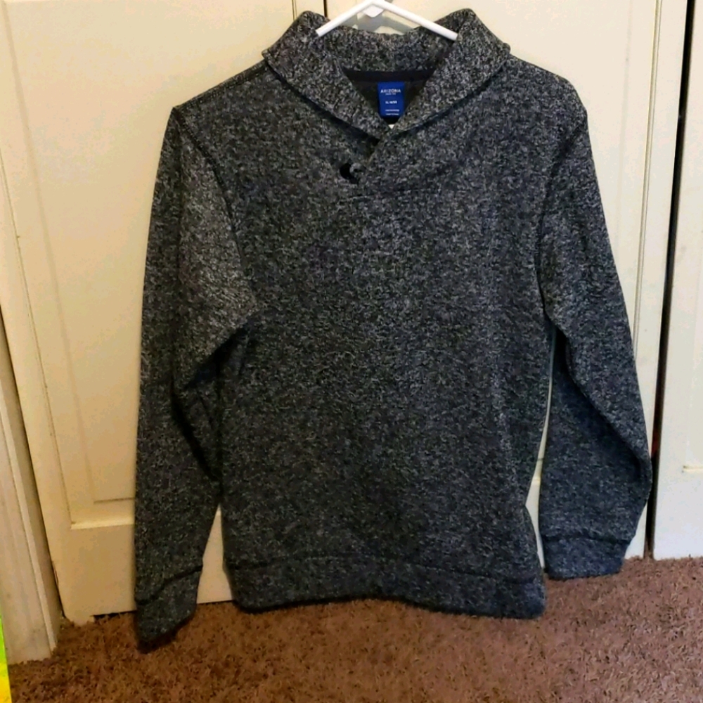 Arizona boys' pull over nice sweater